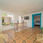 Hostal Barajas House