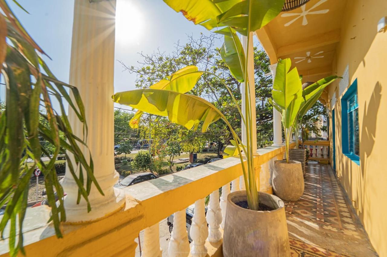 Barajas House Guest house
