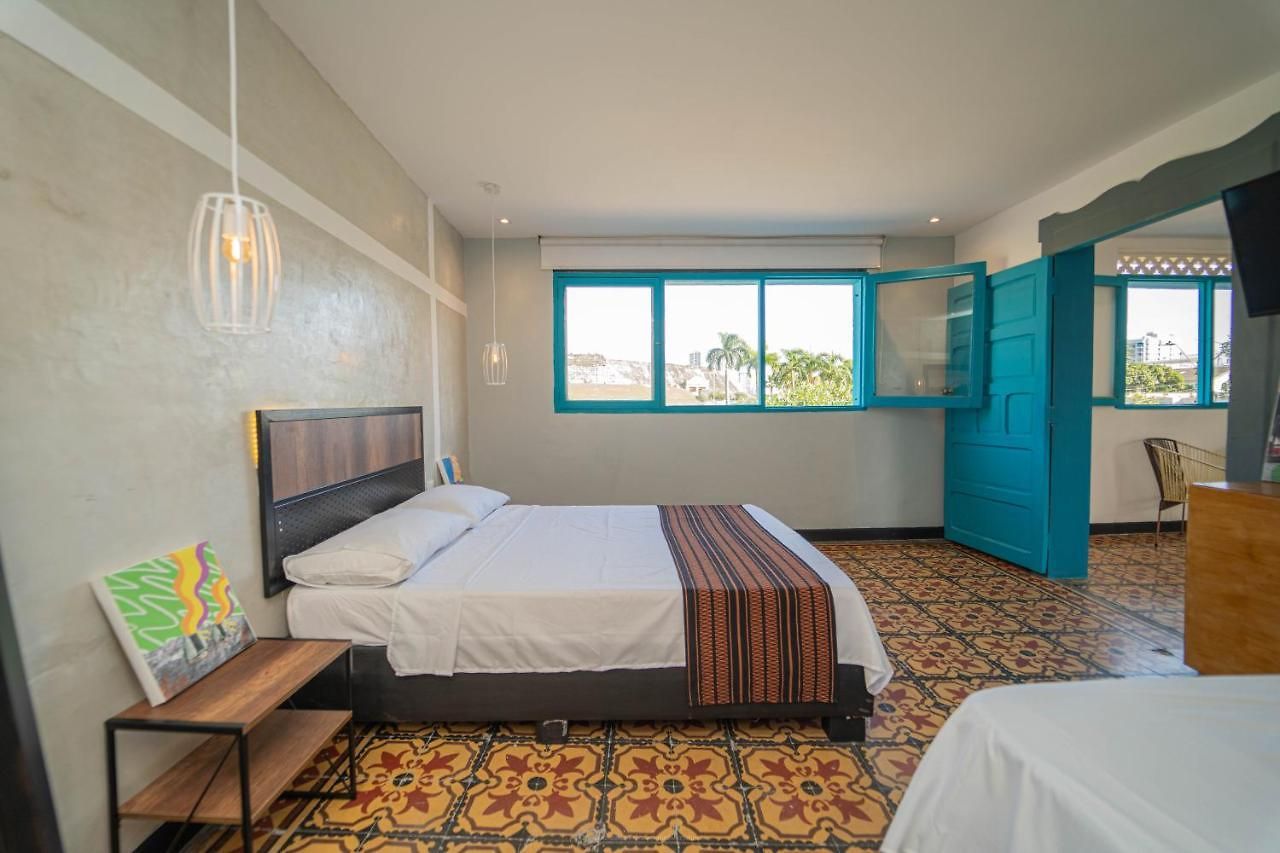 Barajas House Guest house *