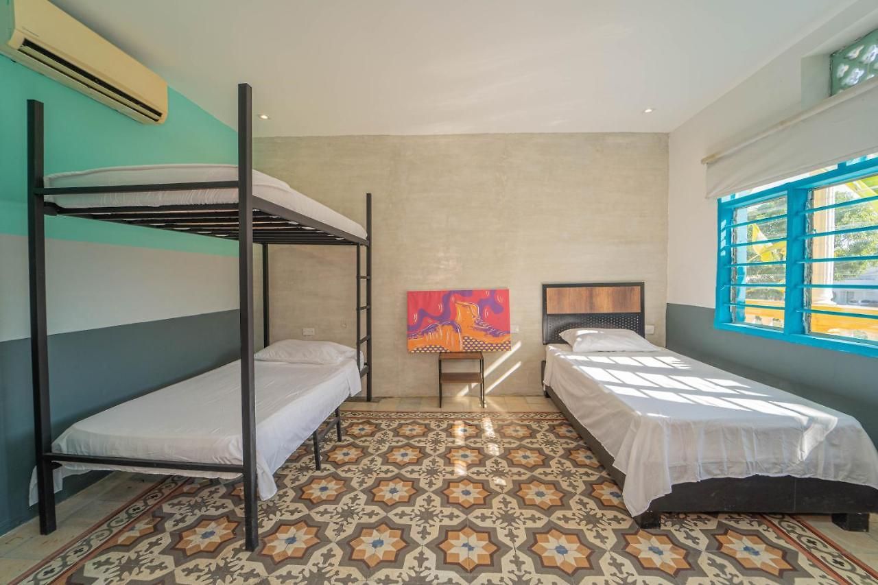 Guest house Barajas House