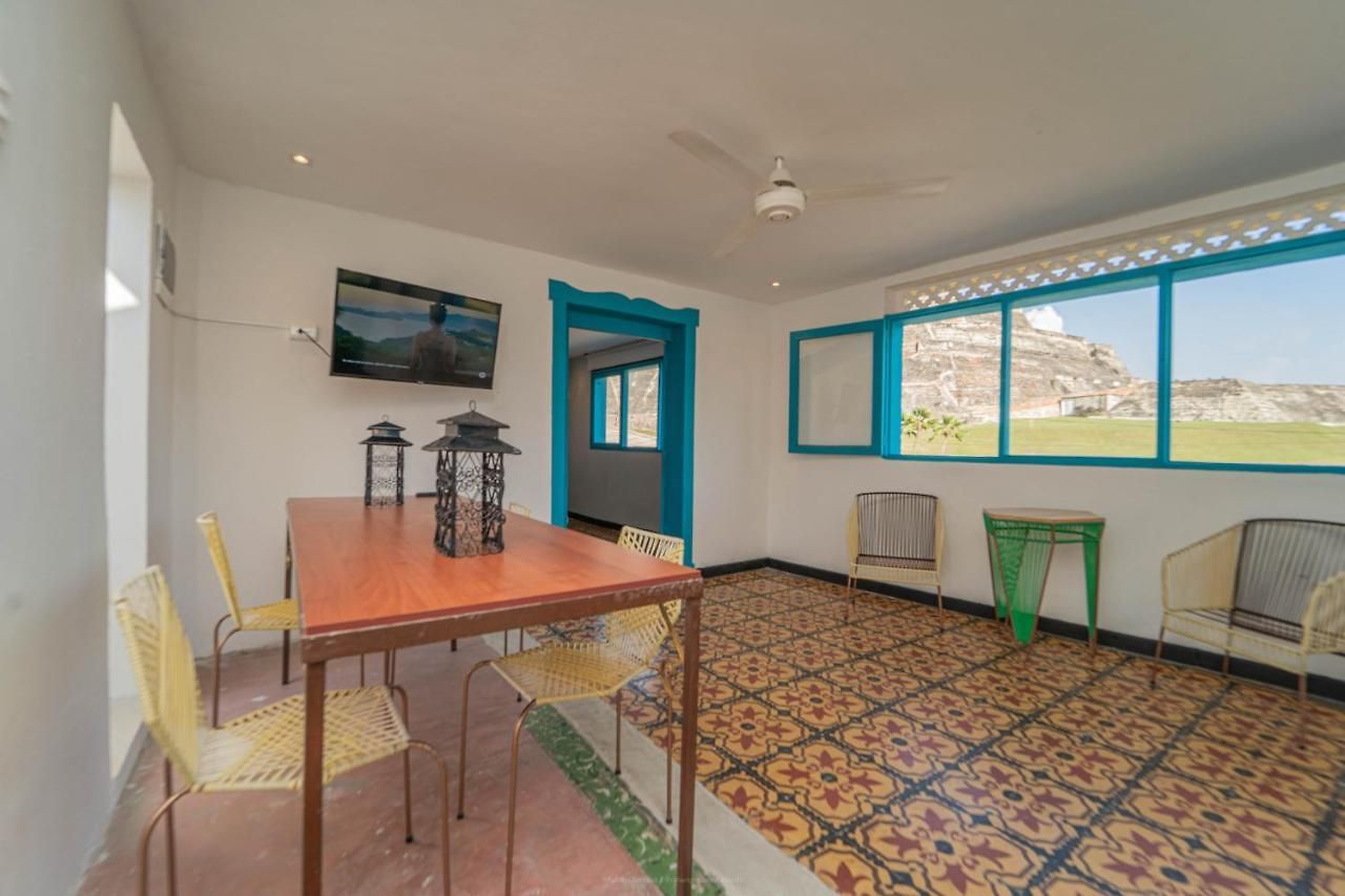 Guest house Barajas House