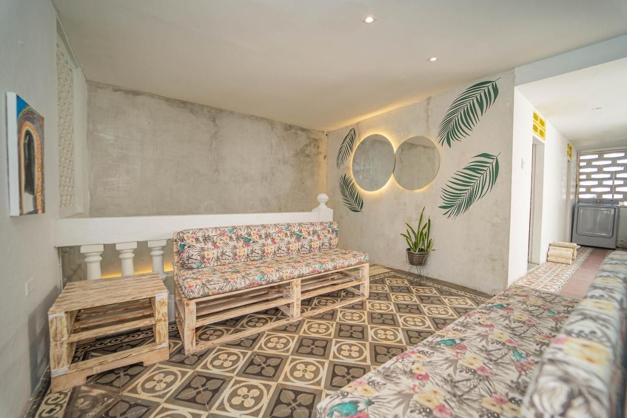 Barajas House Guest house *