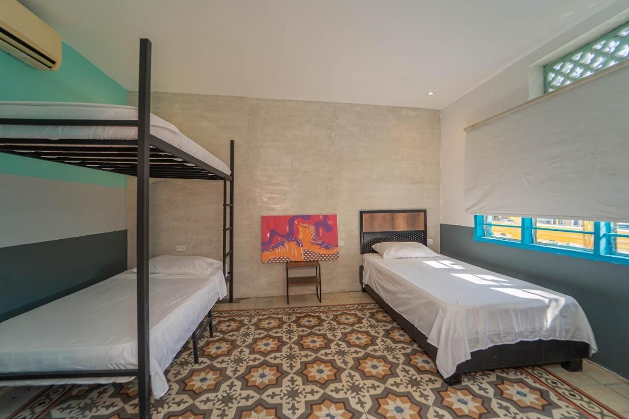 Barajas House Guest house *