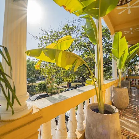 Barajas House Guest house